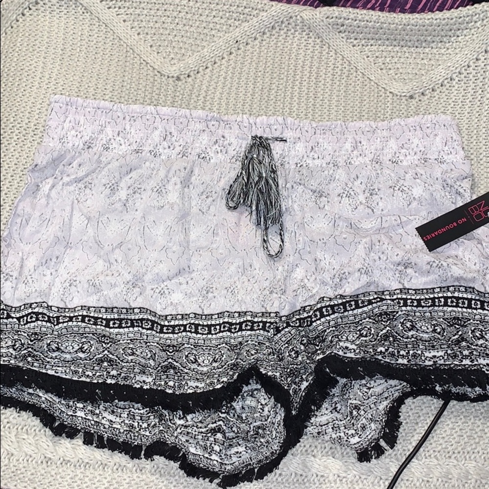 brand new no boundaries flowy shorts